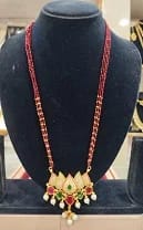 Elegant Pearls Chain