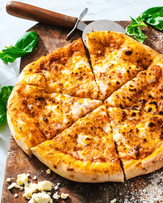 Quattro farmagio pizza