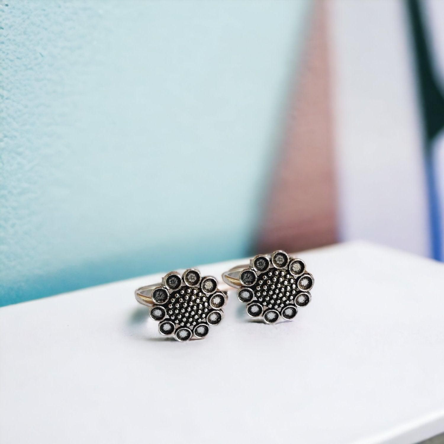 Brass Oxidized Toe Ring | Sarichka