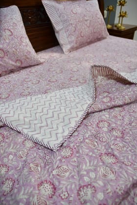 Gulabi Floral Bedding Set: Soft & Breathable Cotton Super King (108*108 inches) bedsheet + King (90x108 inches) quilt Gulabi Floral Bedding Set: Soft & Breathable Cotton Super King (108*108 inches) bedsheet + King (90x108 inches) quilt