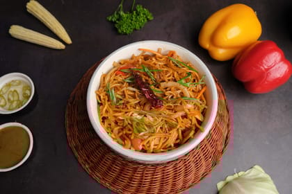 Veg schezwan noodles