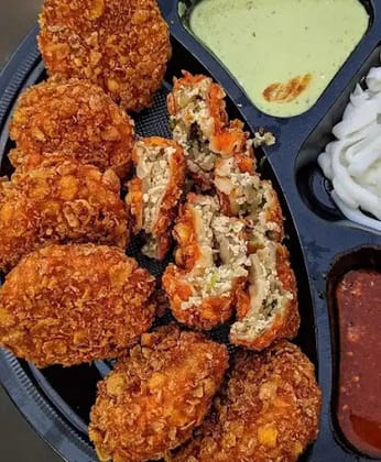 Paneer Kurkure Ragi Momos [8 Pieces]