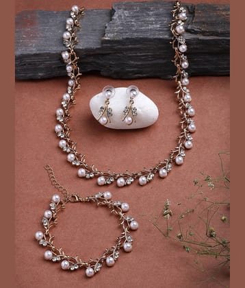 Sukkhi Gold Alloy Necklace Set ( Pack of 1 )