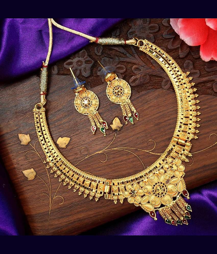 MGSV Alloy Golden Designer Necklaces Set