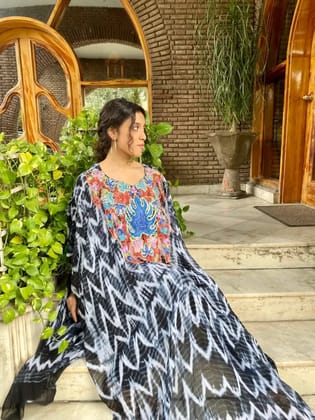 Tie-dye grey-black kaftan