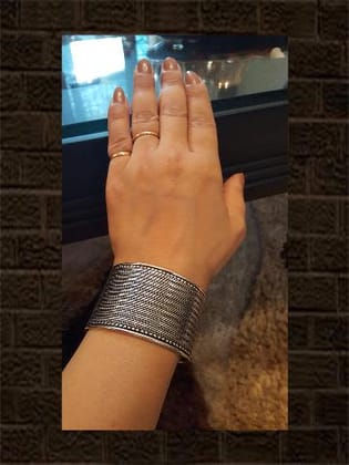 Elegant broad openable oxidised silver handcuff