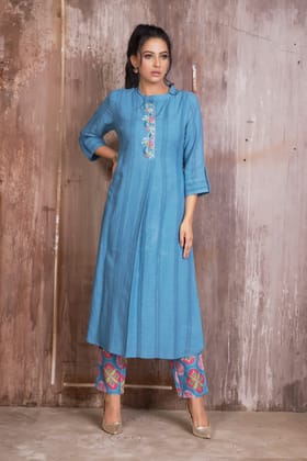 Blue pure cotton lurex textured kurta with hand embroidery teamed with printed straight pants-M