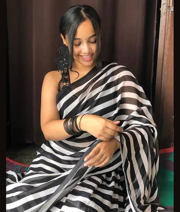 ANAND SAREES Georgette Printed Saree With Unstitched Blouse Piece ( Black )