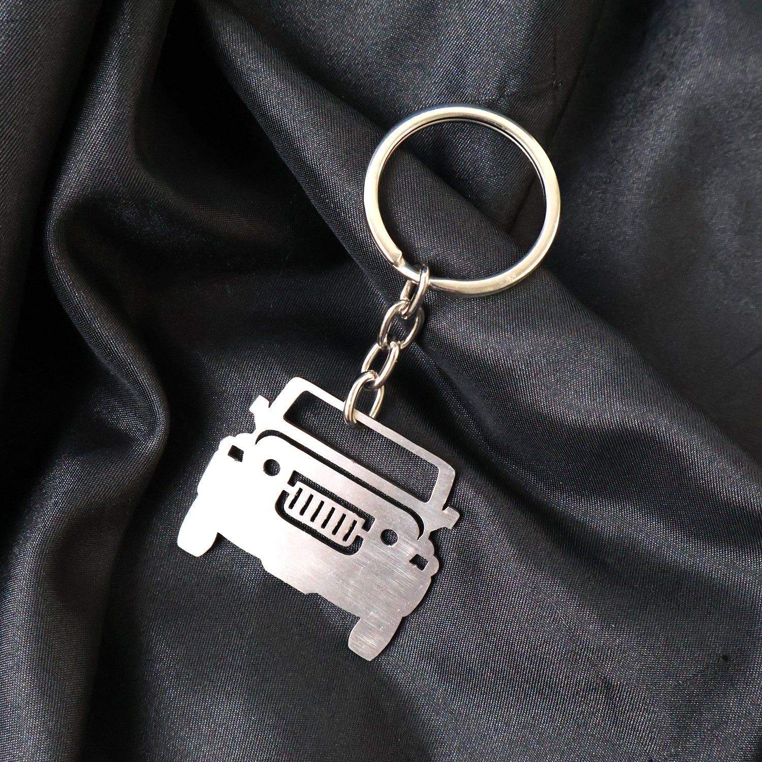 Stylish Metal Jeep Shape Keychain (1 Pc)