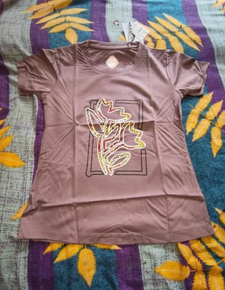 Neck printted tees..