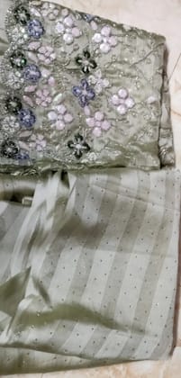 KEERTHANA TRENDS Saree Elegance and Grace