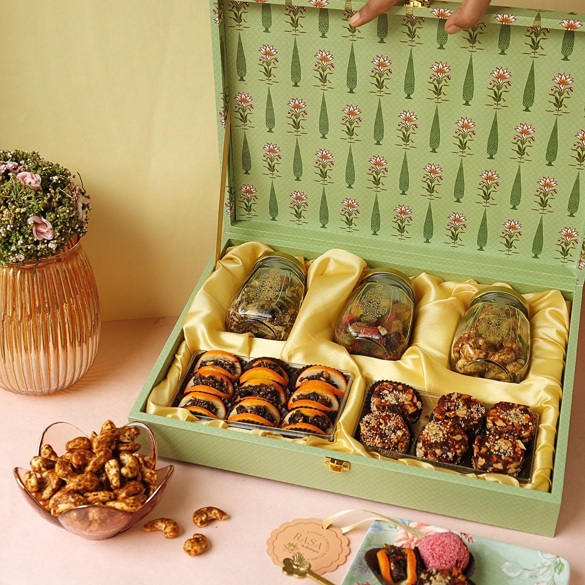Green Chinnaar Hamper