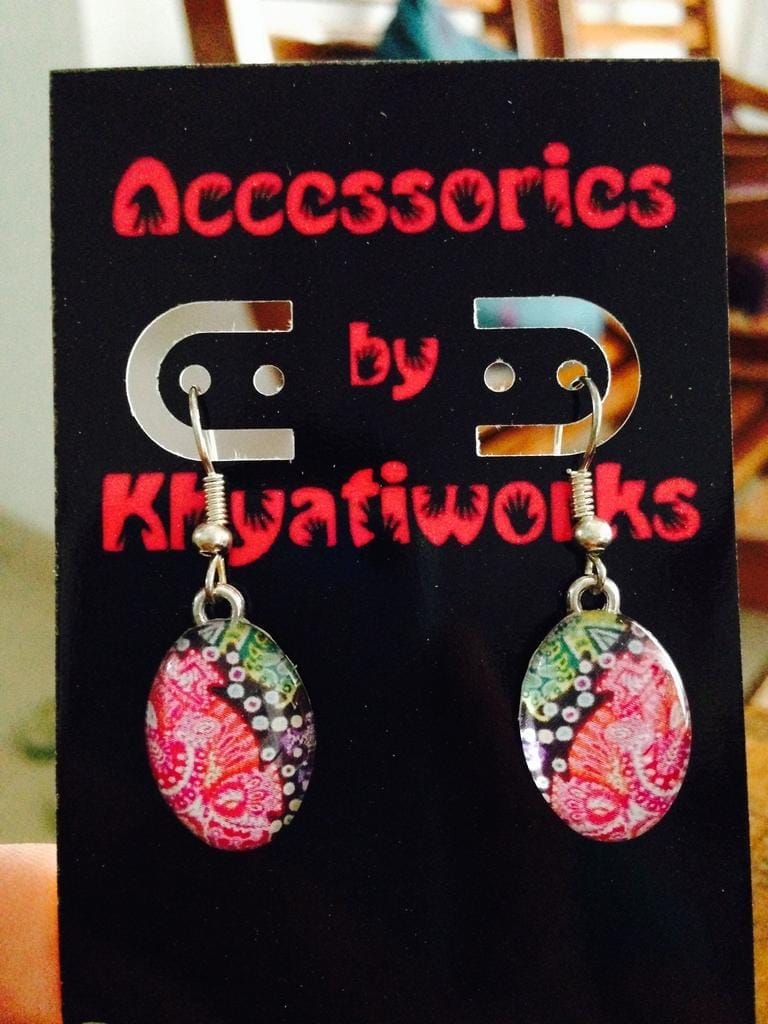 Blissful Oval Glass Earrings