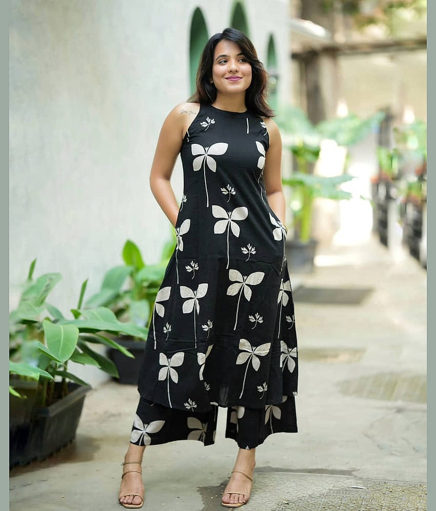 YAGNIK FASHION Women Rayon Self Design A-line Kurti With Pants ( Black )