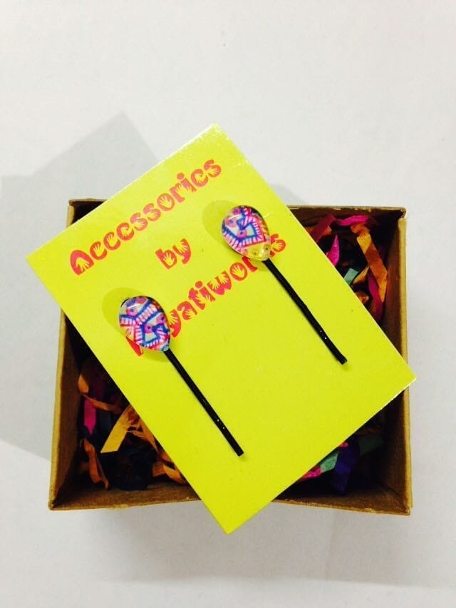 its abstract drops hair pin