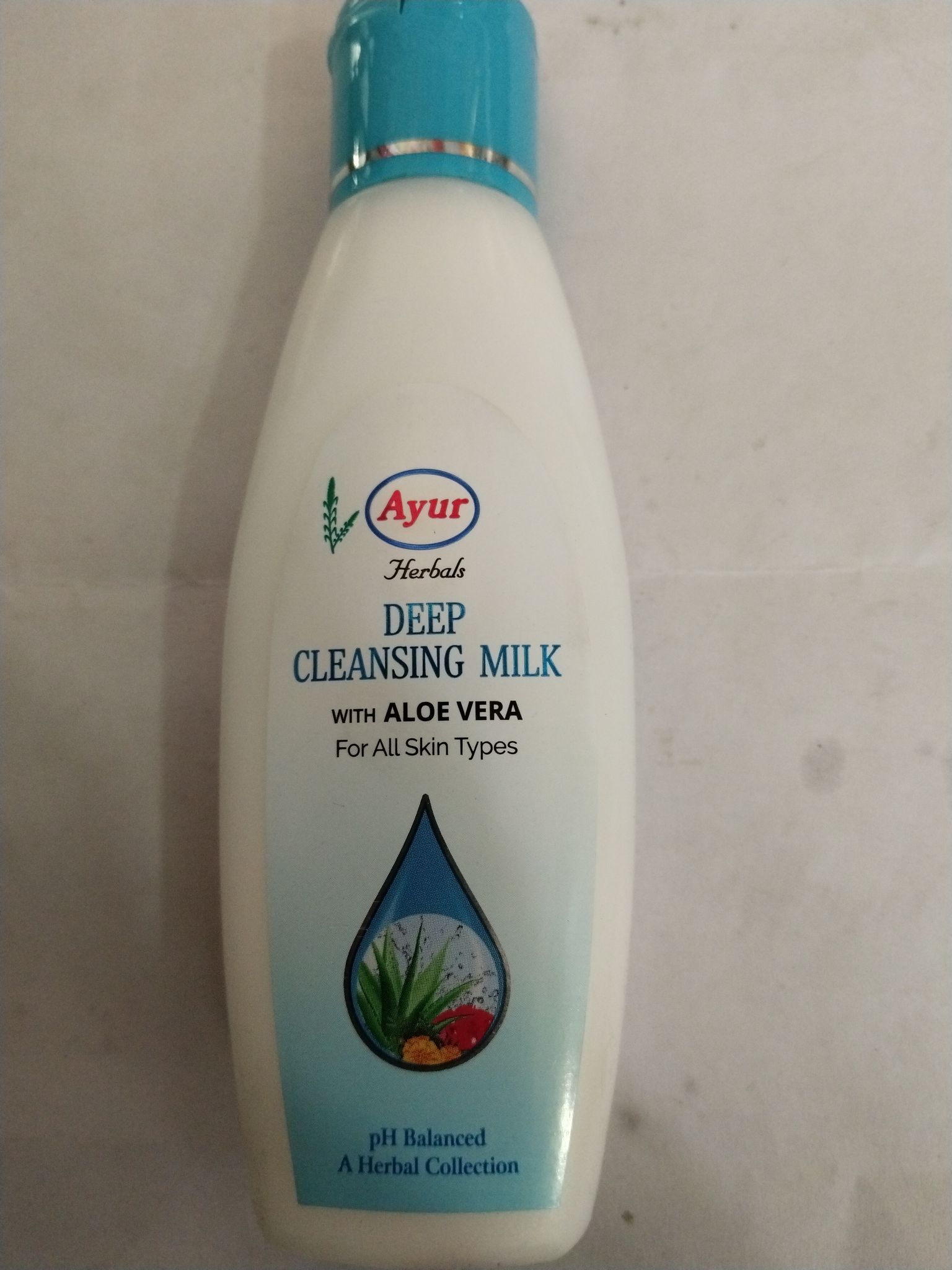 Ayur Herbals Deep Cleansing milk With aloe vera A herbal collection 