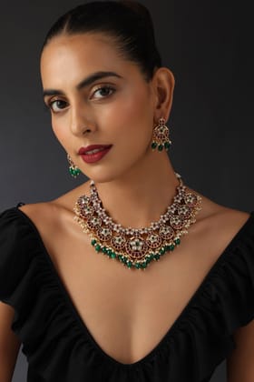 Eesvari Multicolour Jadau Kundan Choker Set-Kundan