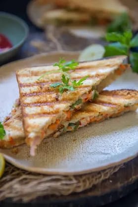 Veg Grilled Sandwich [2 Pieces]