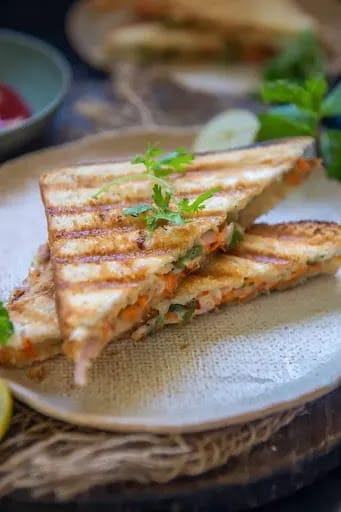 Veg Grilled Sandwich [2 Pieces]