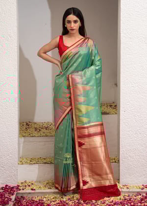Neel Kamal :Classic Banarasi Tissue Handloom Saree