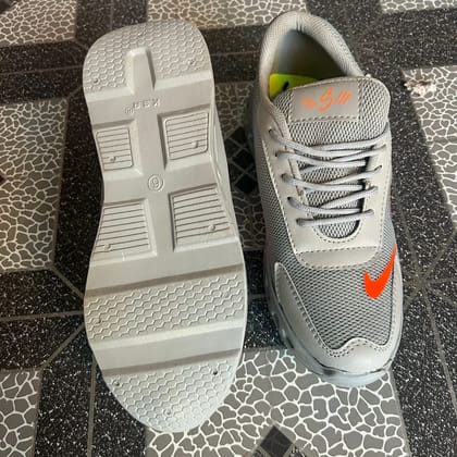 Mens Sports / Running Shoes (Grey)