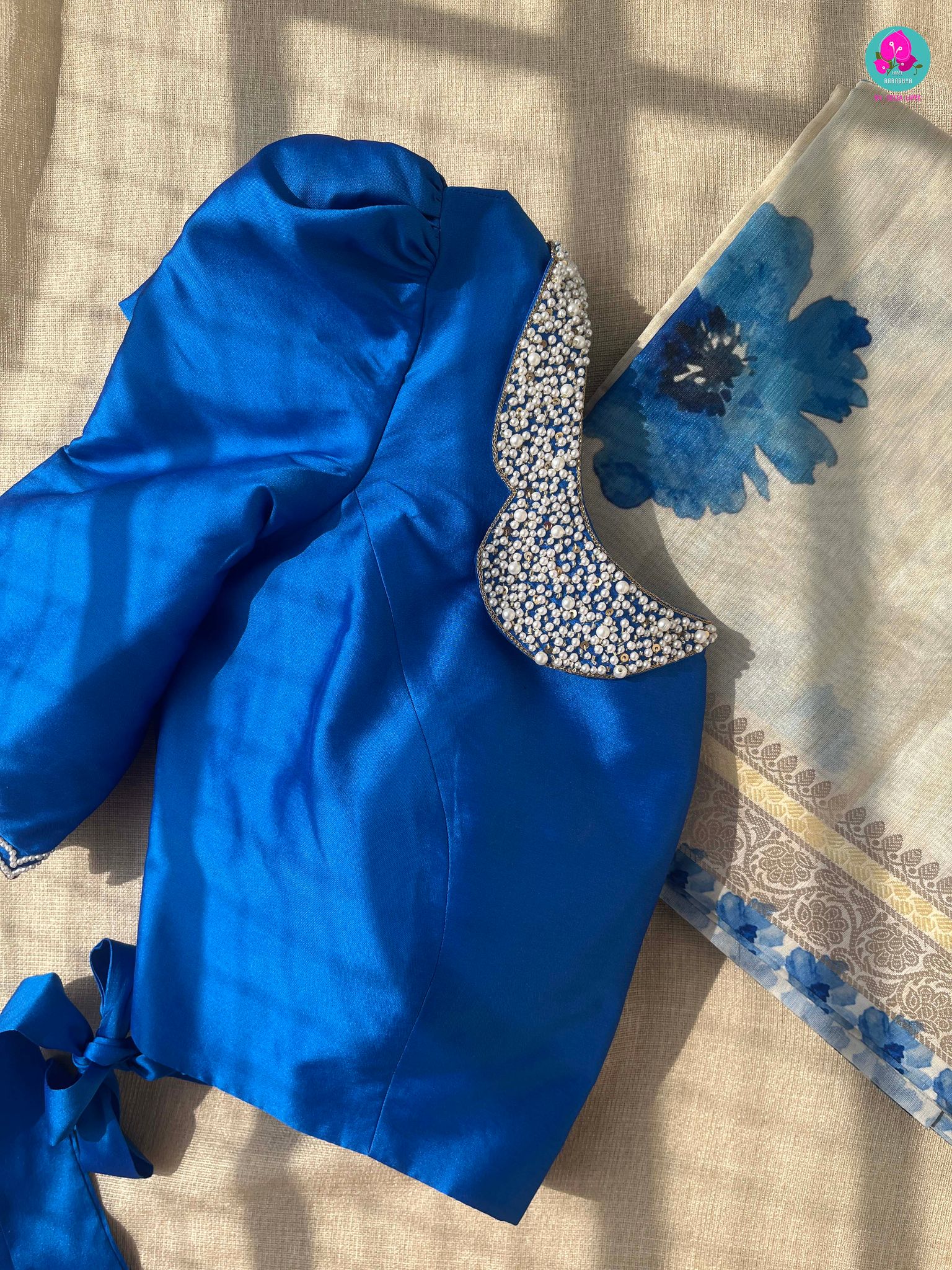 Offwhite semi tussar silk saree peter pan collared blouse-XS