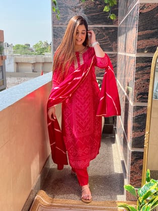 Meera Bandhani Print Suit Set-M