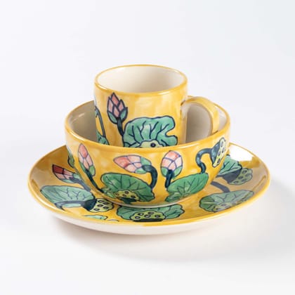 Water Lily Hand-Painted Ceramic Breakfast Crockery Set of 3-Yellow / Green / Ceramic / Floral