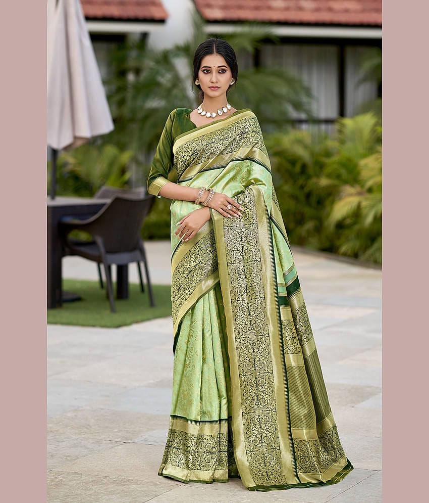Sariya Jacquard Woven Saree With Unstitched Blouse Piece ( LightGreen )