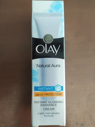 Olay Natural aura Instant With uv protection Instant glowing Radiance Cream Light, non-greasy Formula 