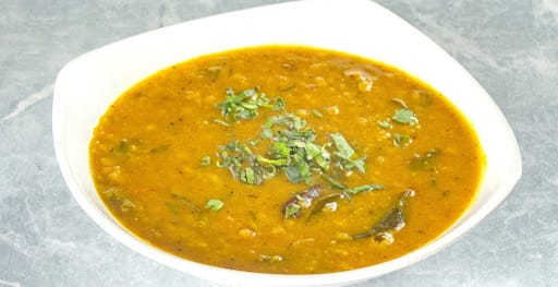 1 x Dal, 3 x Veg Thali [Half Rice + 2 Pcs Roti]