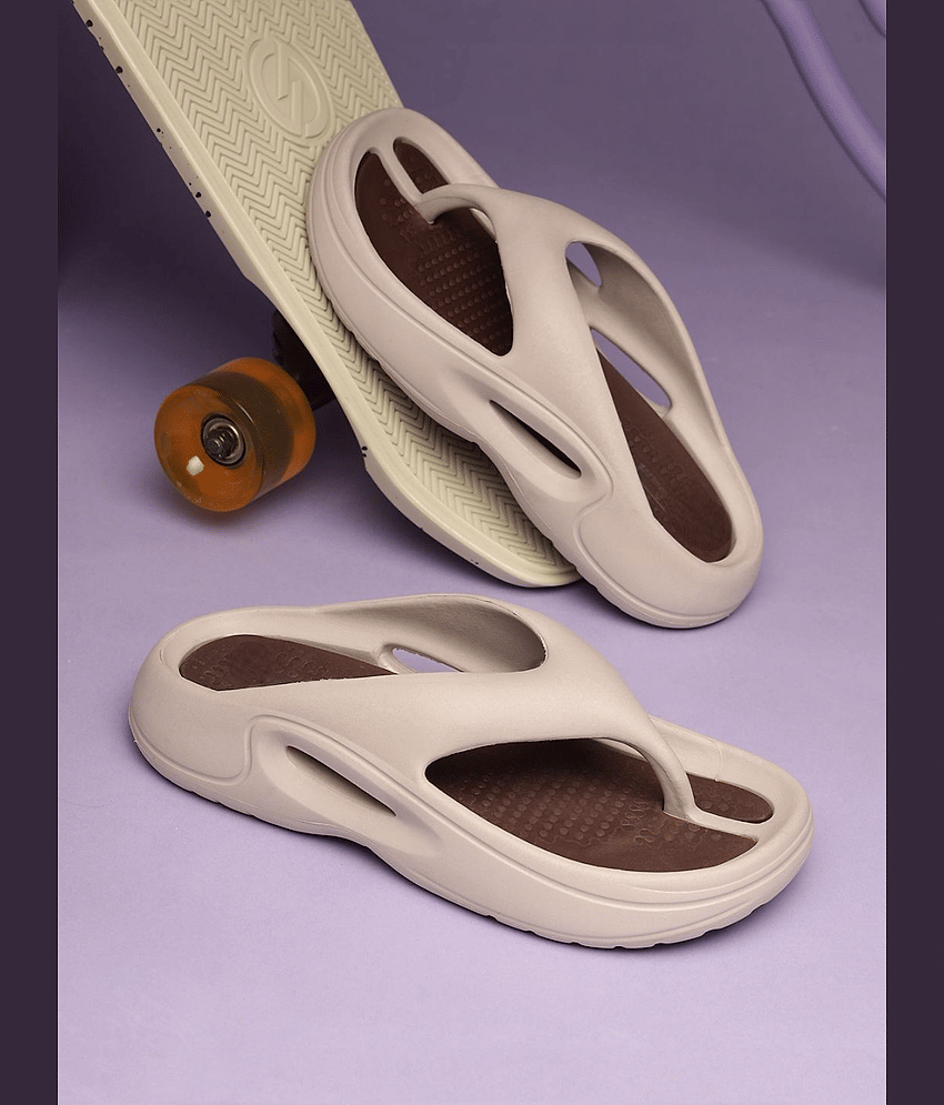 Secritas - Beige Men's Clogs