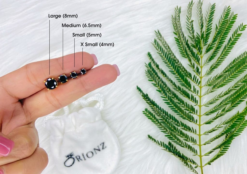 Black Round Solitaire Men's Ear Stud (1 Pc Only)