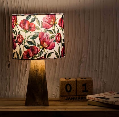 Kavi Flower Wooden Shade Lamp (Square Base)