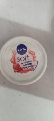 Nivea Soft Facebody cream pomegranate 