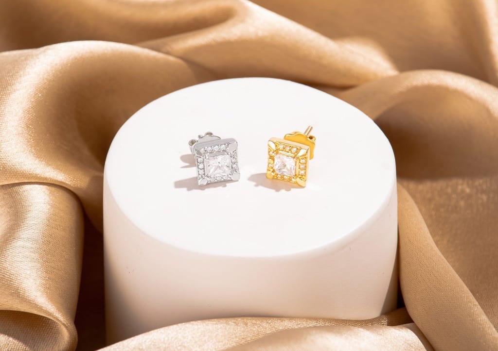 Valiant Princess Solitaire Stud For Him (1 Pc Only)