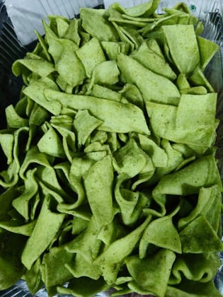 Mom's Magic Broccoli Chips Green Vegetable Crisps 150g | Real Veggie Vacuum Fried Healthy Snack Pack