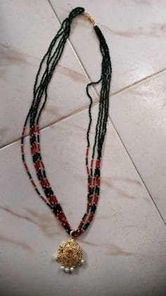 JEWELLERY SET Elegance and Shimmer in One