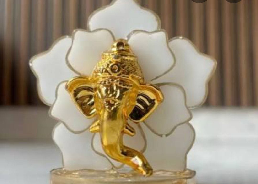 Resin handmade costmized ganesha stand with attractive look and unique design.