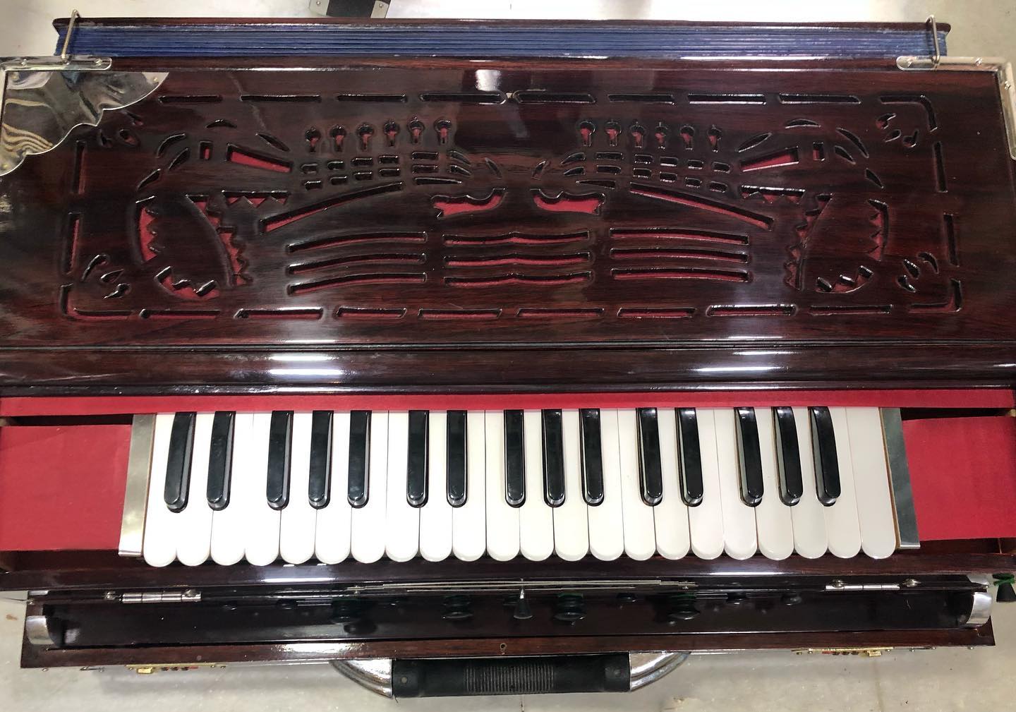 4 Set Reeds Scale Changing Harmonium