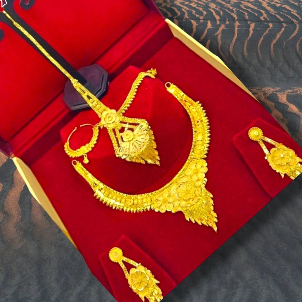 Elevate Your Look with this Gold-Plated Bridal Jewelry Set Perfect for Weddings and Special Occasions