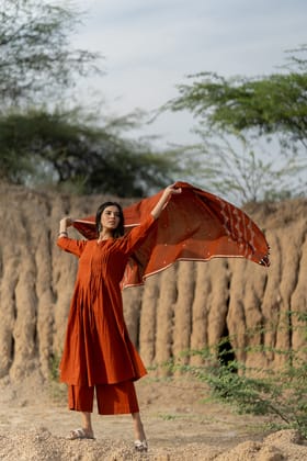 Caramello Kurta Set with Dupatta-S