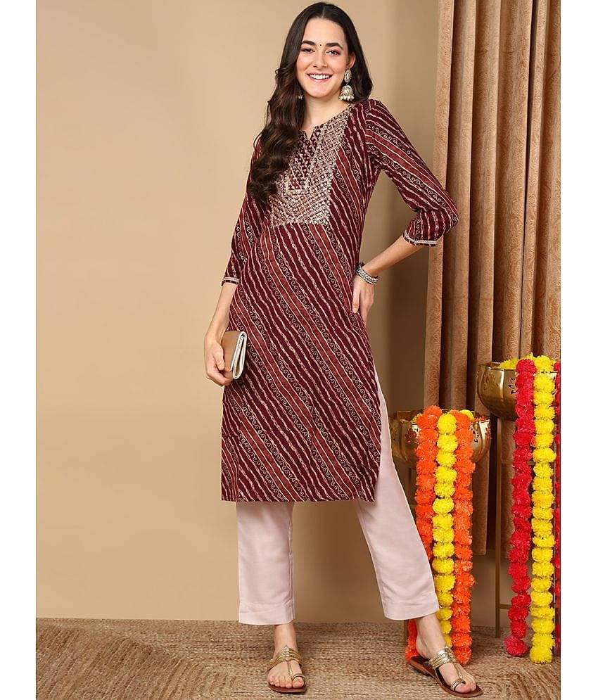 Vaamsi Viscose Embroidered Straight Women's Kurti - Burgundy ( Pack of 1 )