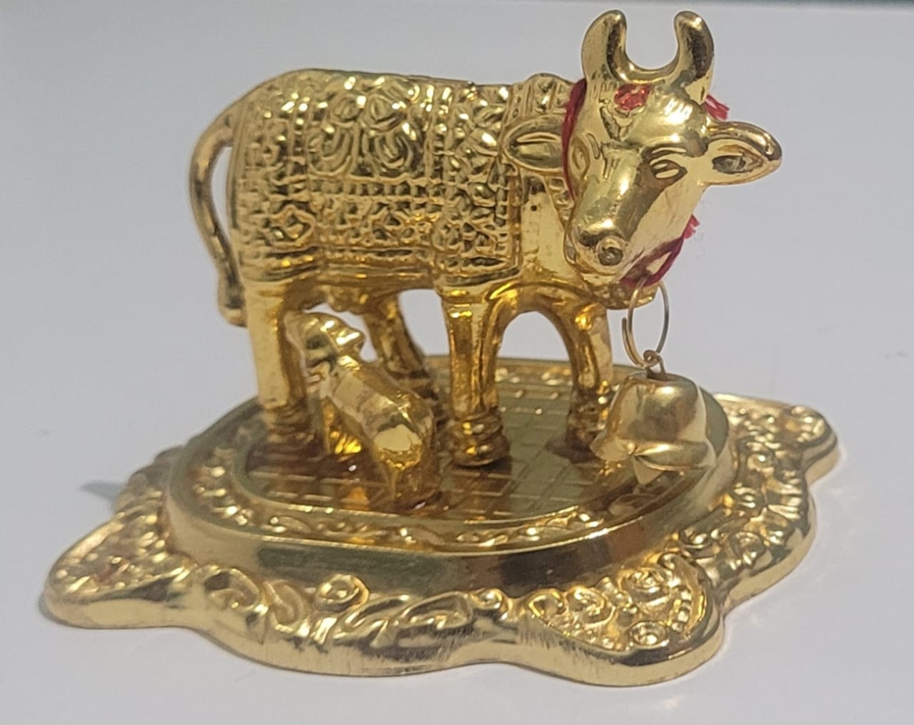 Idols and figurines Kamdhenu