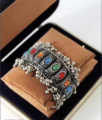 Samridhi DC Silver Bangle ( Pack of 1 )