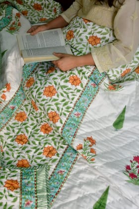 Kesari Baag Quilt, Jaipur Print, Handcrafted Double