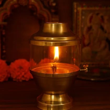 Swarajya India Brass Akhand Diya with Borosilicate Glass Cover | Adjustable Wick Screw | 250 ml Oil Capacity | Long-Lasting 72 Hours Burning | Large Size for Pooja & Festivals