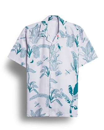"Upgrade Your Wardrobe: Men's Fashion with GlamaStitch's Stylish Strip Print Half Sleeve Shirt"-S