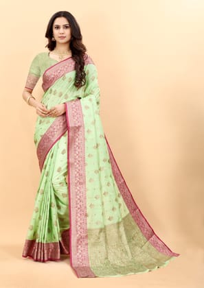 Yavira silk Women's Green Handwoven Silk Blend Saree