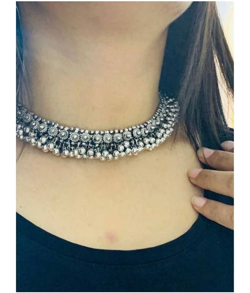 Darshini Designs Silver Alloy Necklace ( Pack of 1 )